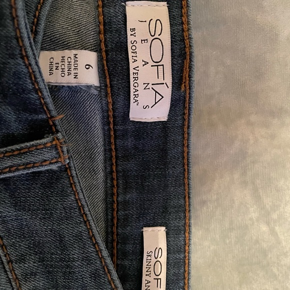 Sofia Jeans - Picture 2 of 3